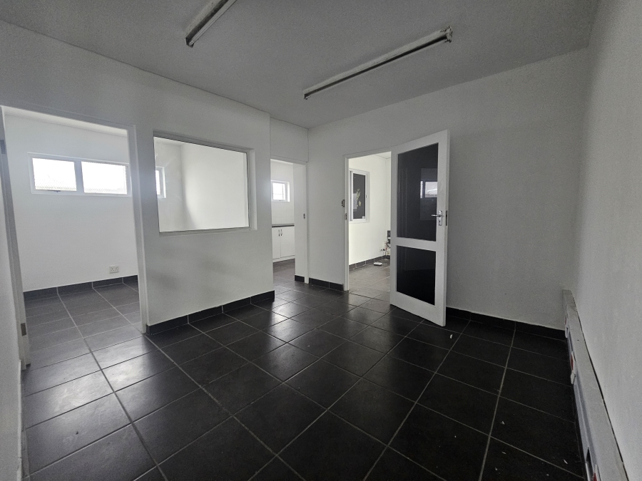 To Let commercial Property for Rent in Vincent Eastern Cape